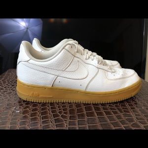 Nike Air Force 1 White/Gum bottom s 8.0 in men!